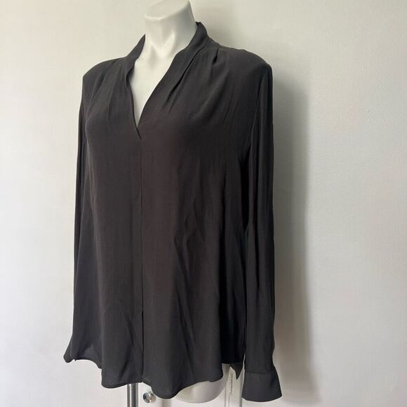 Lord & Taylor Career Top Long Sleeve Crepe V Neck NWT - Picture 4 of 13
